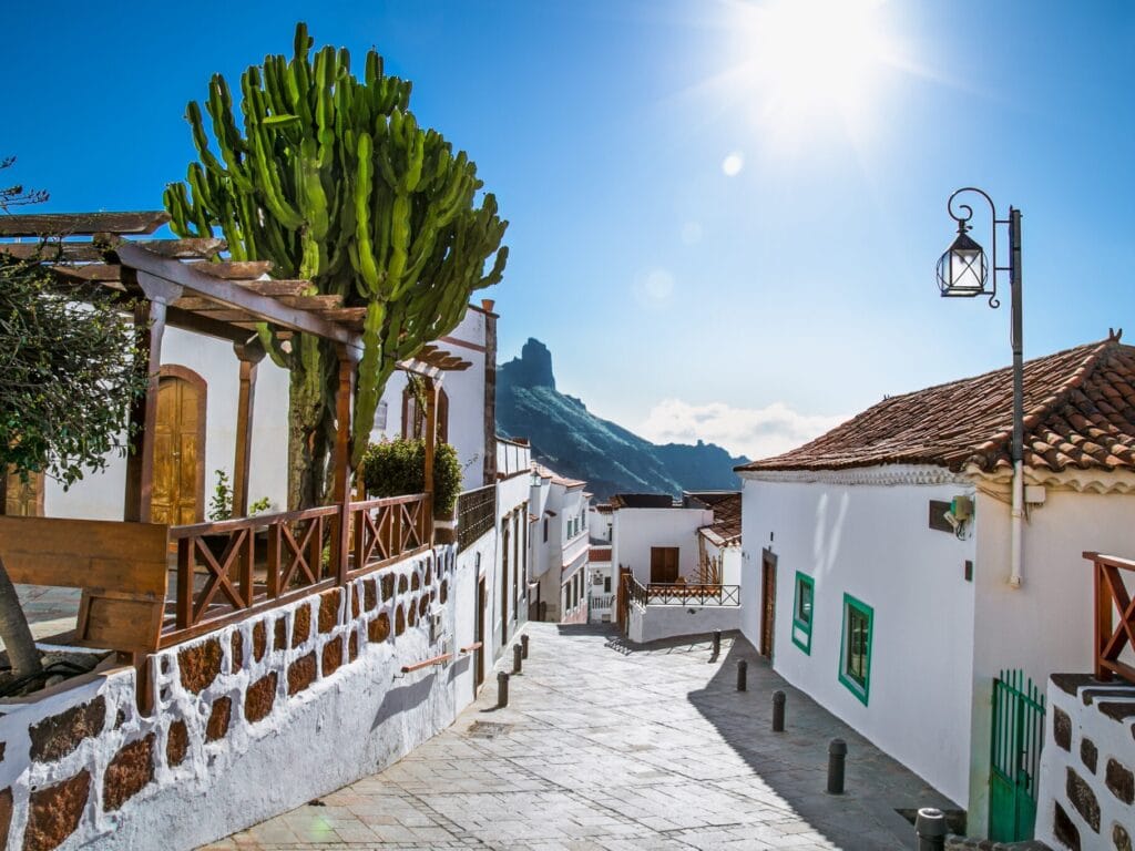 view of the village of Tejeda, one of the things to see in Gran Canaria in 3, 5 and 7 days